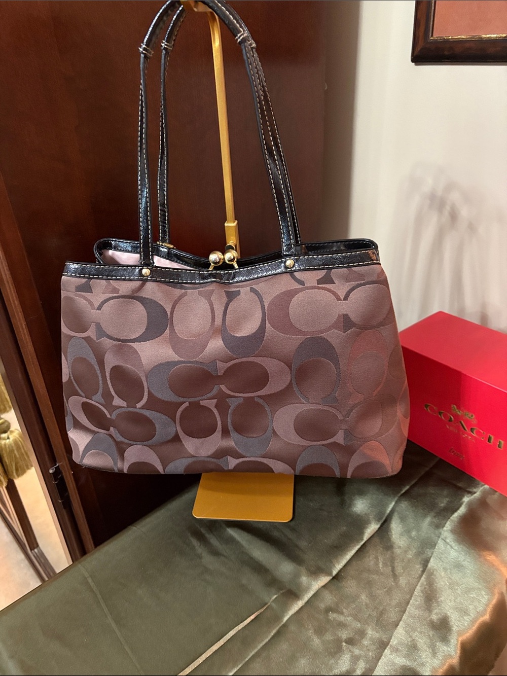 Coach Signature C Kiss lock framed carry all tote G1276-20105 - Picture 5 of 15